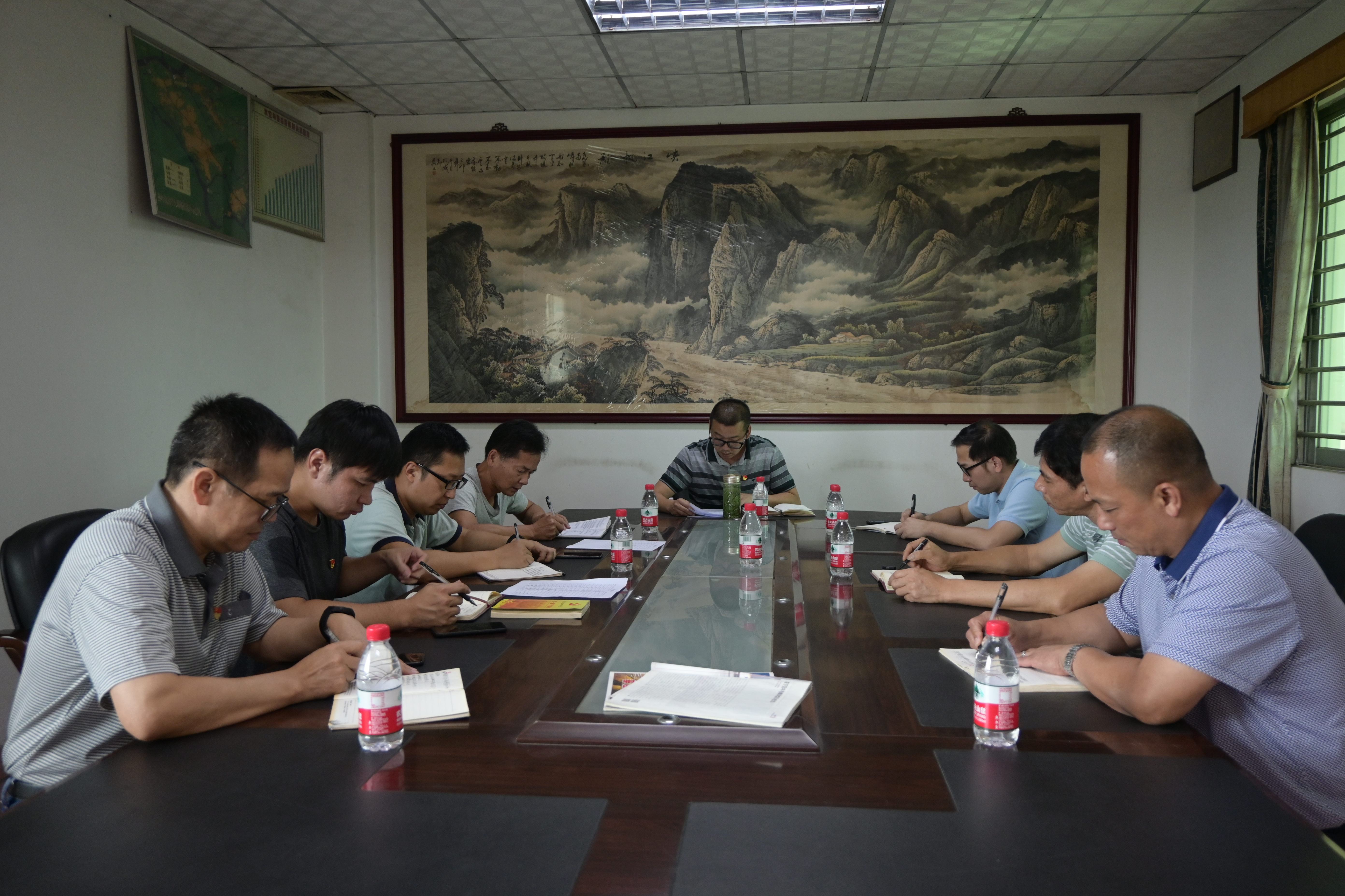 图片-市南畬塱排站管理处党小组专题研讨学 “社会主义革命和建设时期历史” (1).JPG