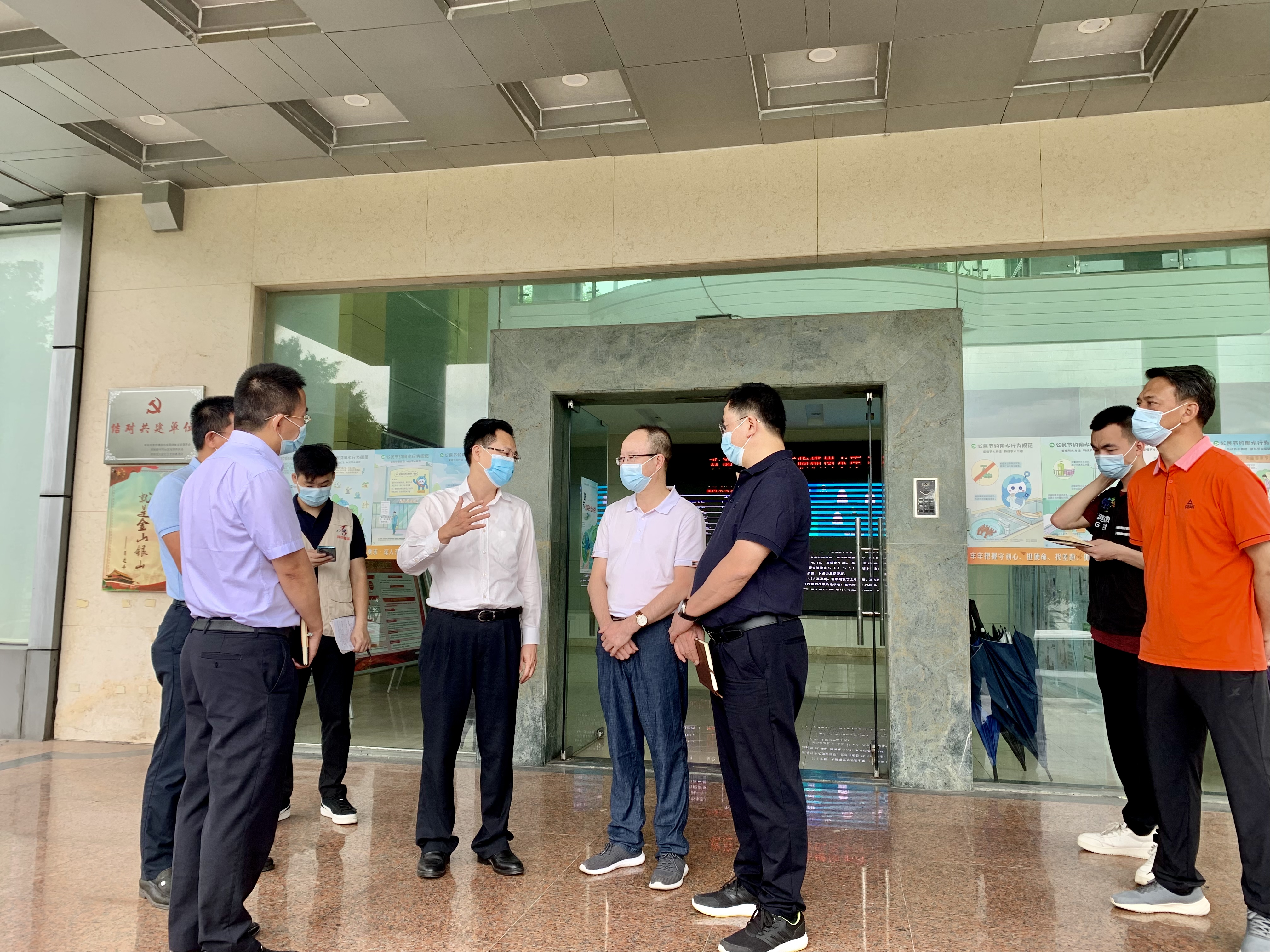 市委常委、统战部部长陈志伟到網上娛樂城横岗水库管理处开展强降雨防御检查工作.jpg