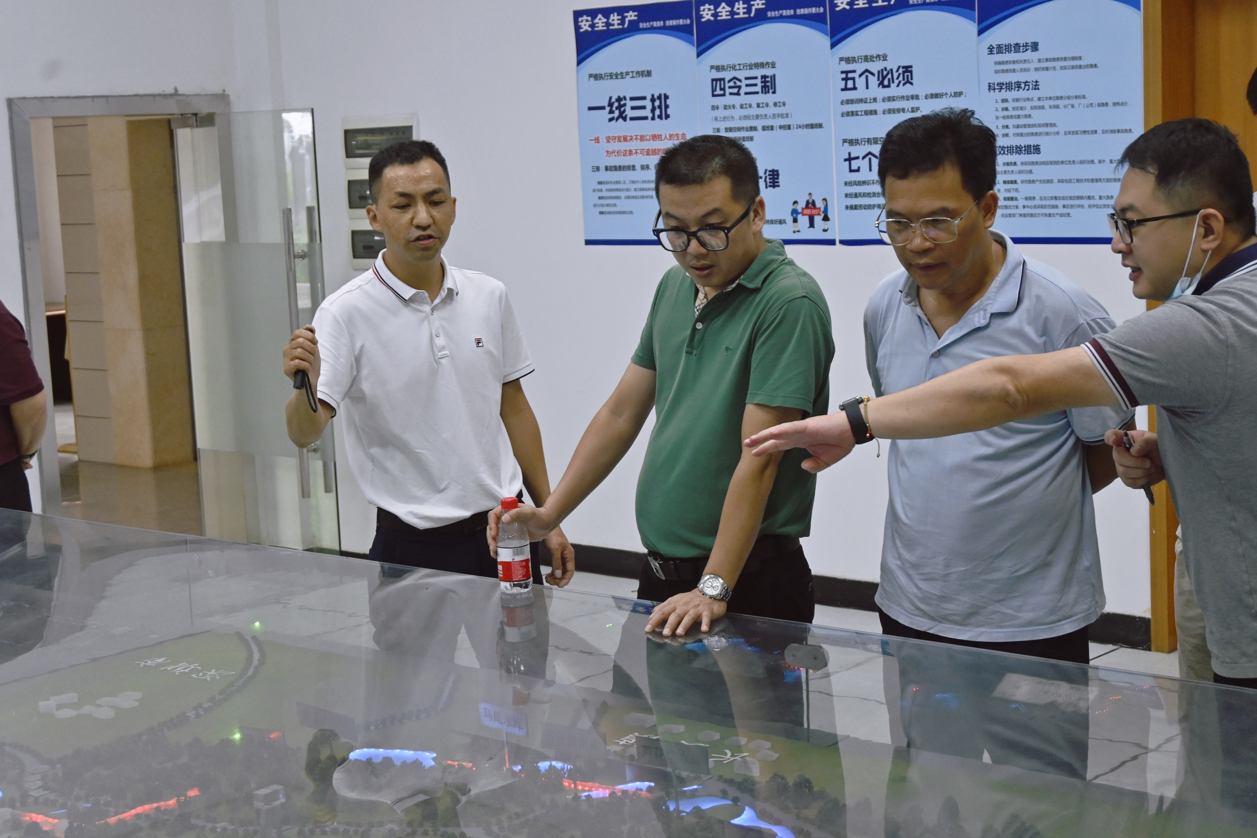 图片-市南畬塱排站管理处到市江库联网工程中心、市松木山水库管理处开展交流学习活动 (2).jpg