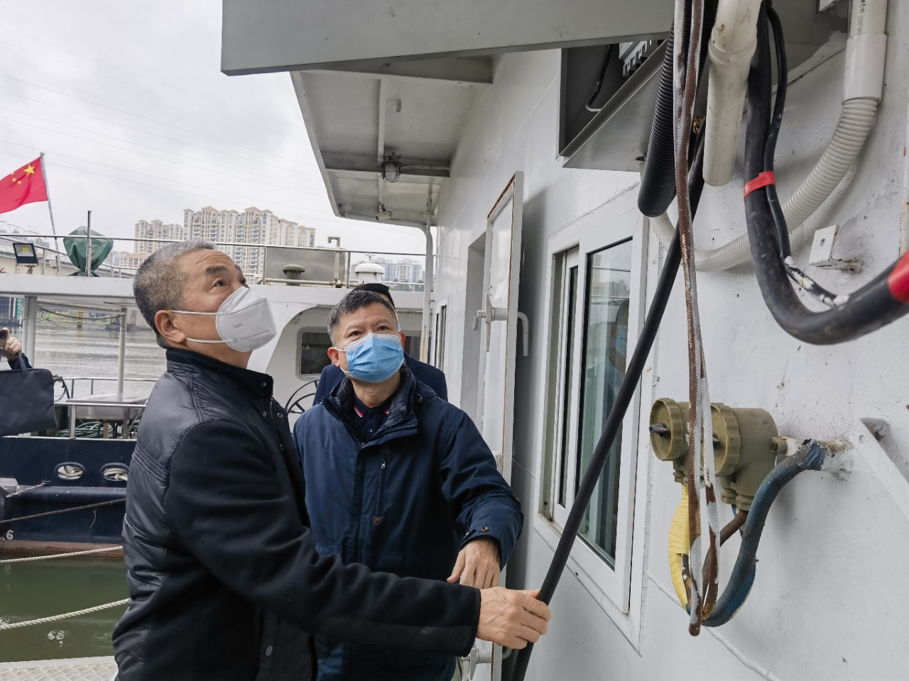 1.通讯稿:2023.01.12 省水利厅到我市开展执法船舶春节前安全检查工作 照片一原件.jpg