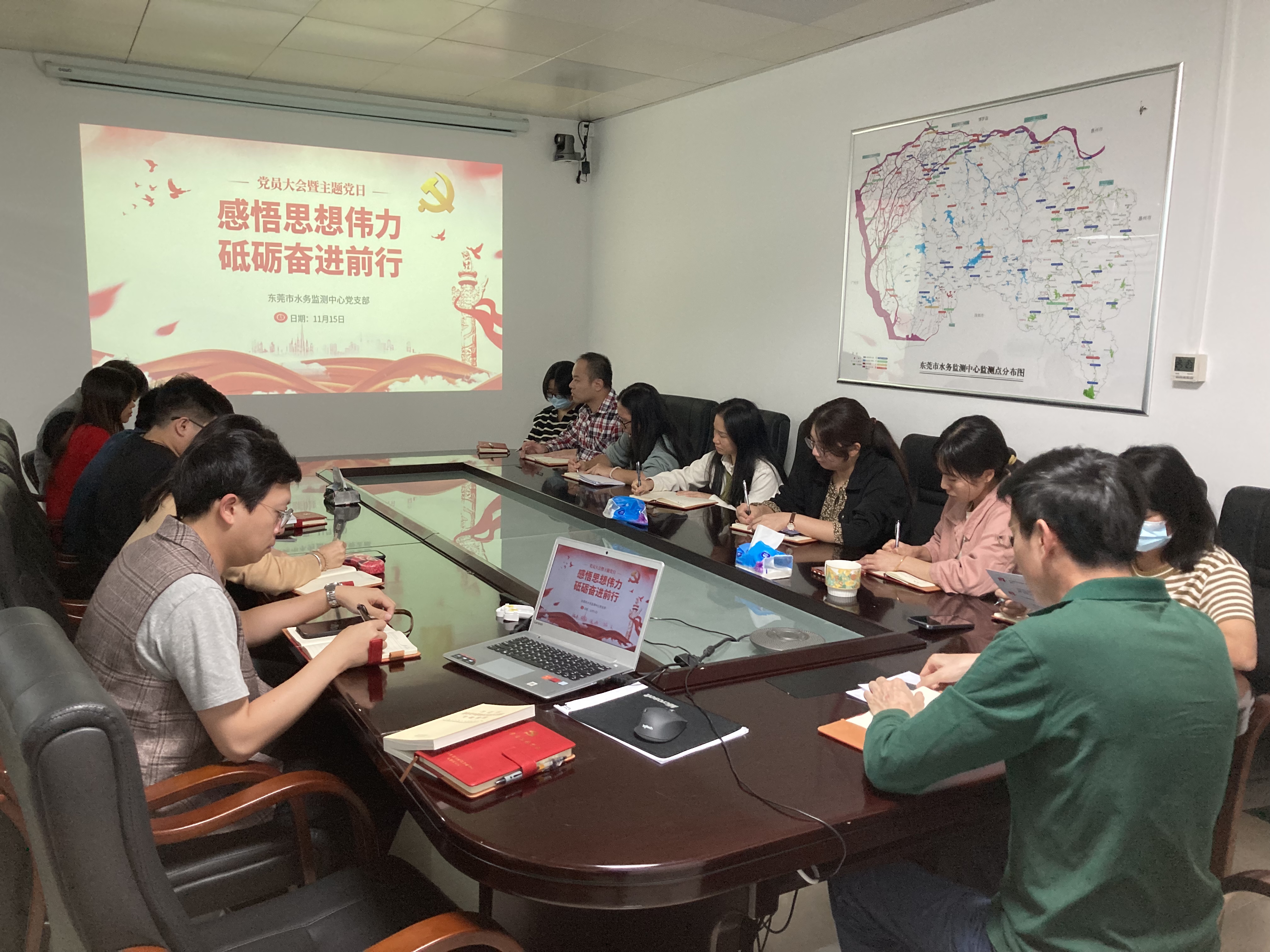 党员大会1.jpg