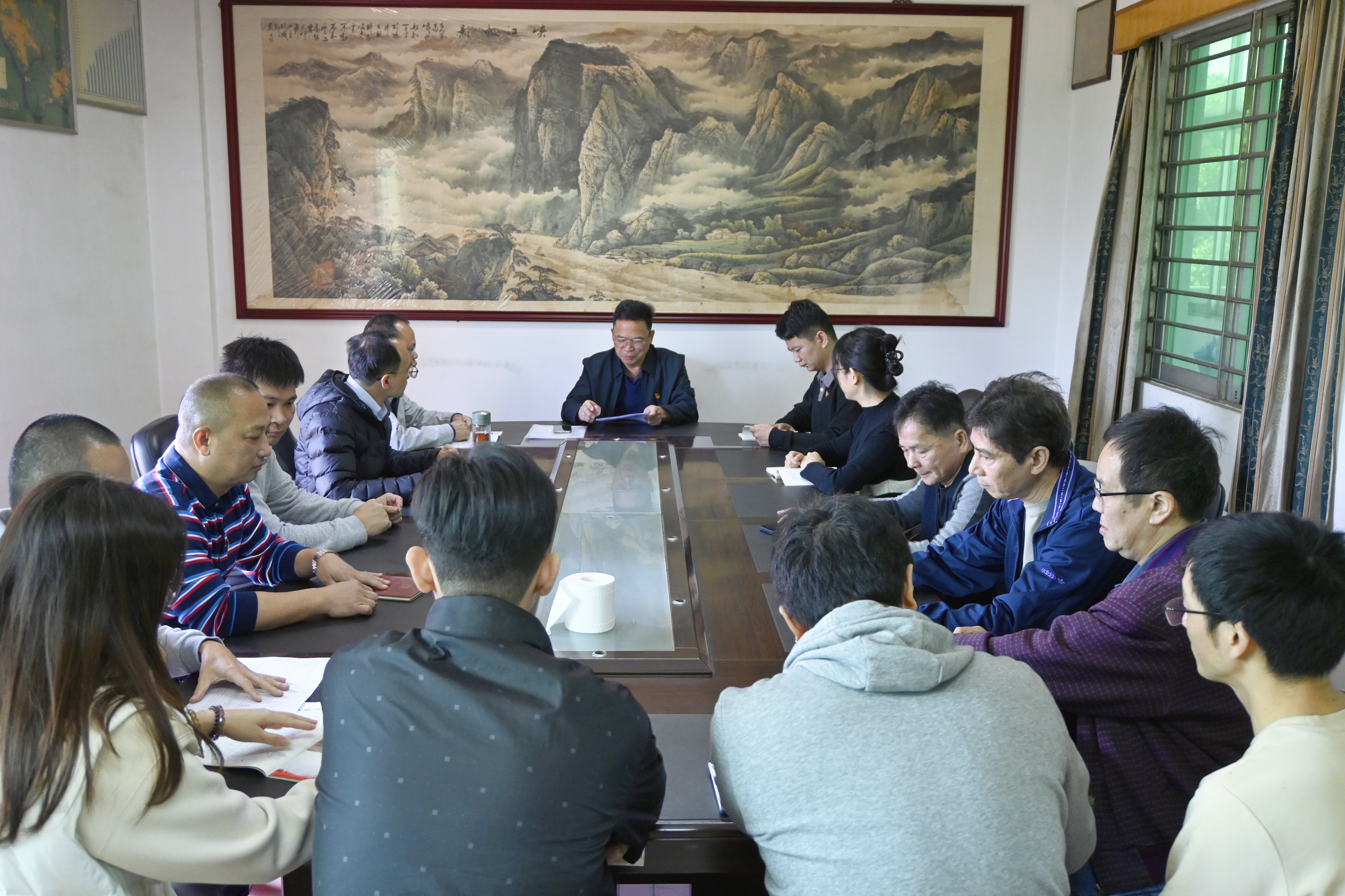 图片-市南畬塱排站管理处：支部书记讲党课 担当作为开新局.JPG